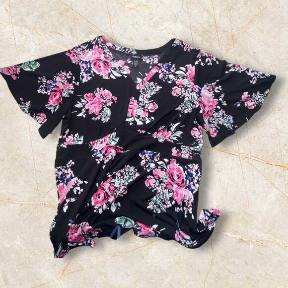 Torrid Babydoll Black Floral Short Sleeve Peplum Blouse Top Size 2 Stretchy - Picture 5 of 6